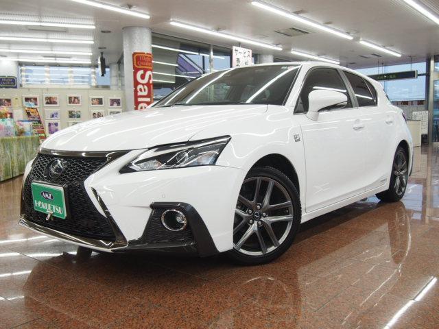 2021 CT 200h F Sport — Photo 1