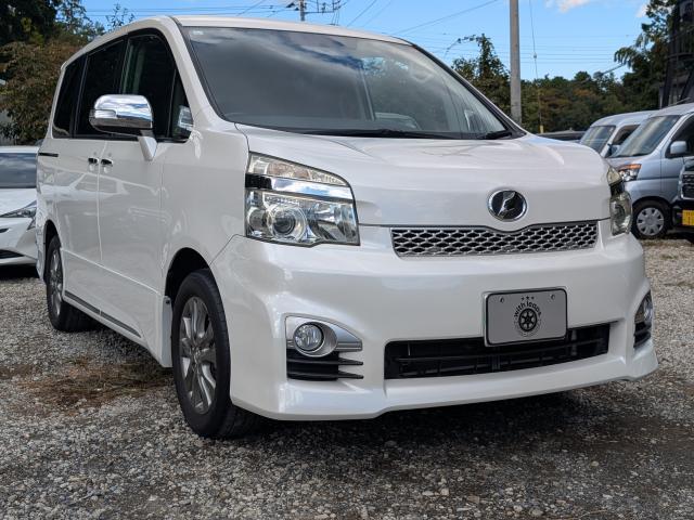 2013 Toyota Voxy ZS Kirameki III
