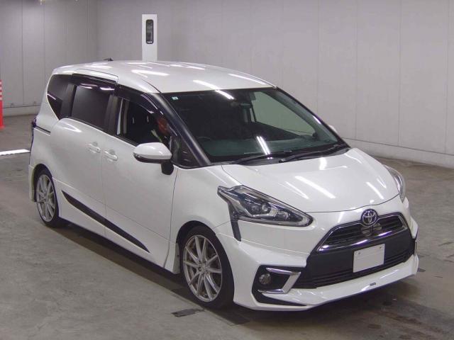 2017 Toyota Sienta G — Photo 1