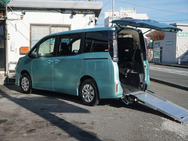 2014 Toyota VOXY XC Package Welcab Slope 2-Wheelchair Seater Specification