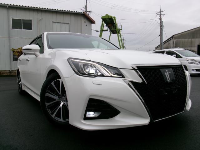 2016 Toyota Crown Athlete G-T with Toyota Safety Sense!