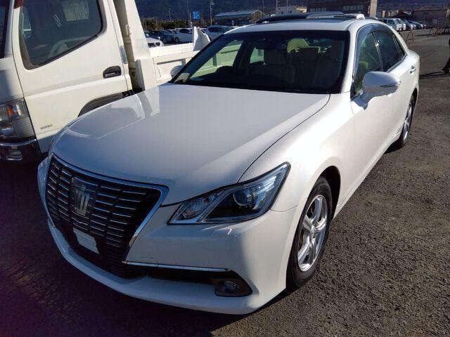 2014 Toyota Crown Royal Saloon G i-Four 4WD