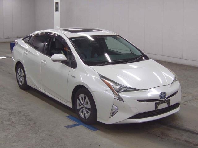 2017 Toyota Prius A — Photo 1