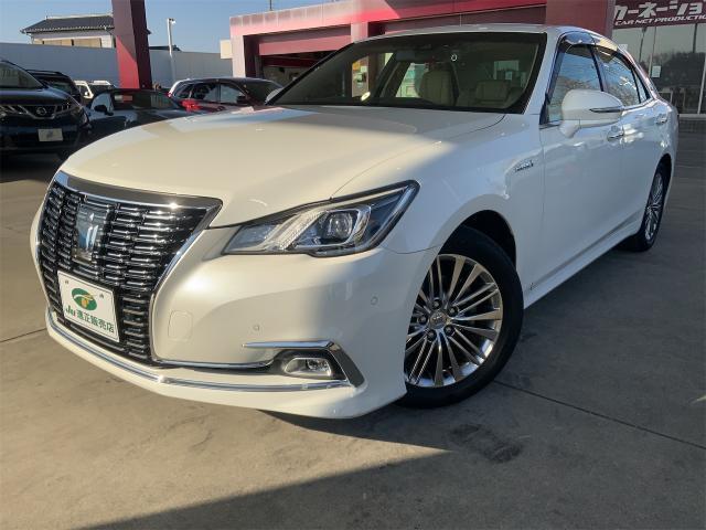 2016 Toyota Crown Hybrid Royal Saloon
