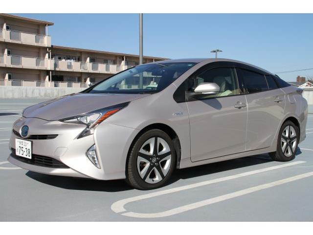 2016 Toyota Prius S Touring Selection — Photo 1