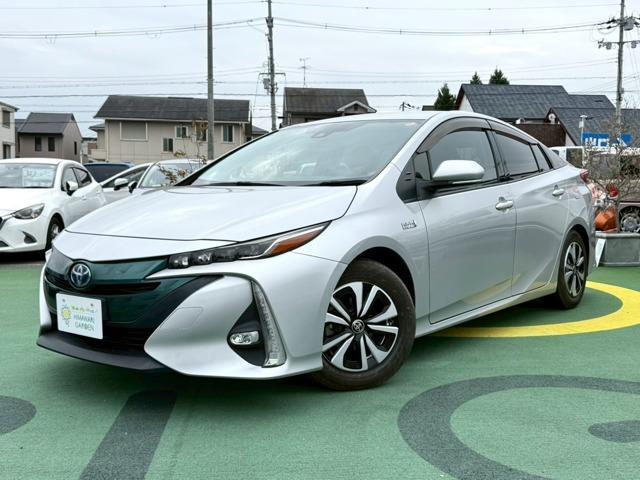 2019 Toyota Prius PHEV S — Photo 1