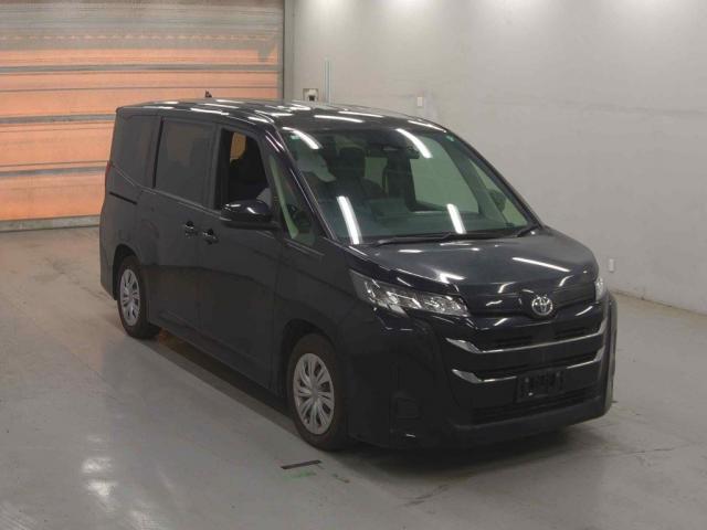 2022 Toyota Noah X — Photo 1