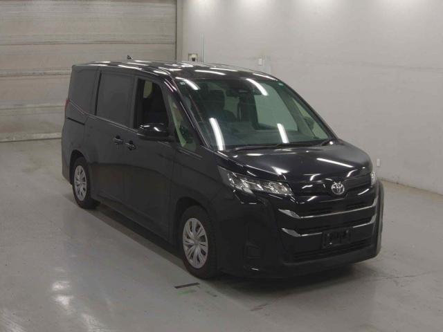 2022 Toyota Noah X — Photo 1