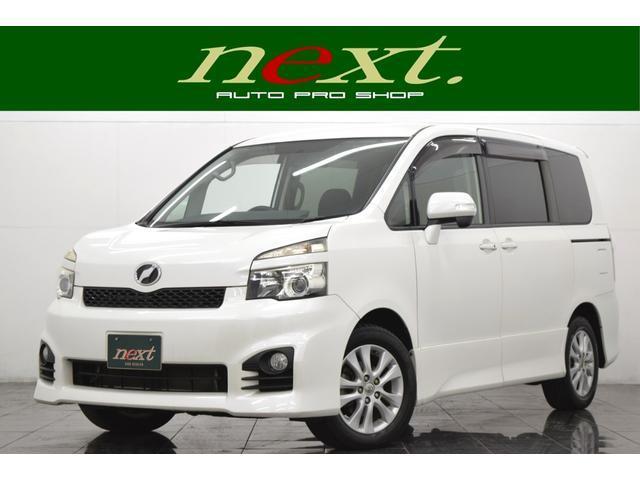 2011 Toyota Voxy ZS — Photo 1