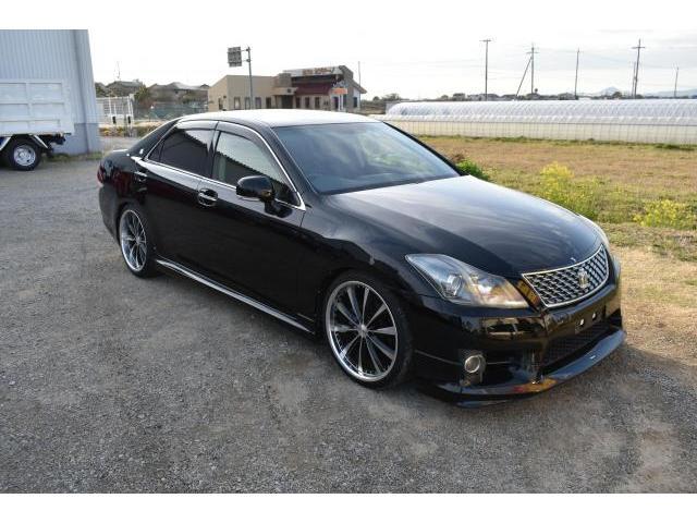 2012 Toyota Crown Athlete — Photo 1