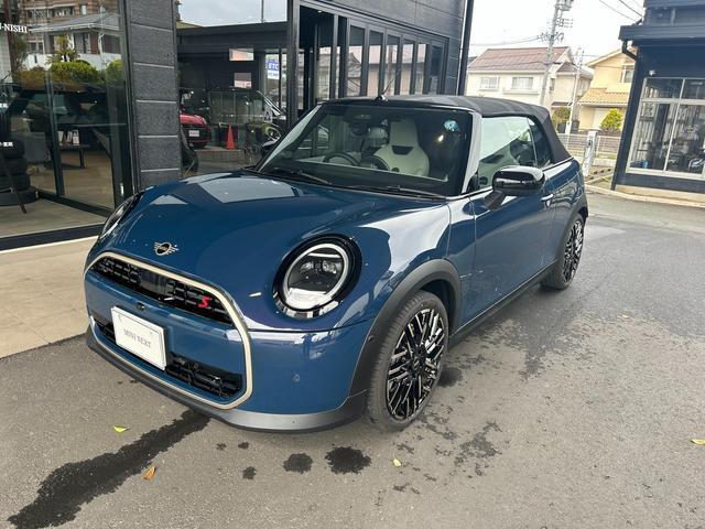 2026 BMW_Mini BMW Mini Convertible Cooper S Convertible Favored Trim — Photo 1