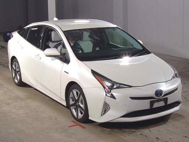 2016 Toyota Prius S Touring Selection — Photo 1