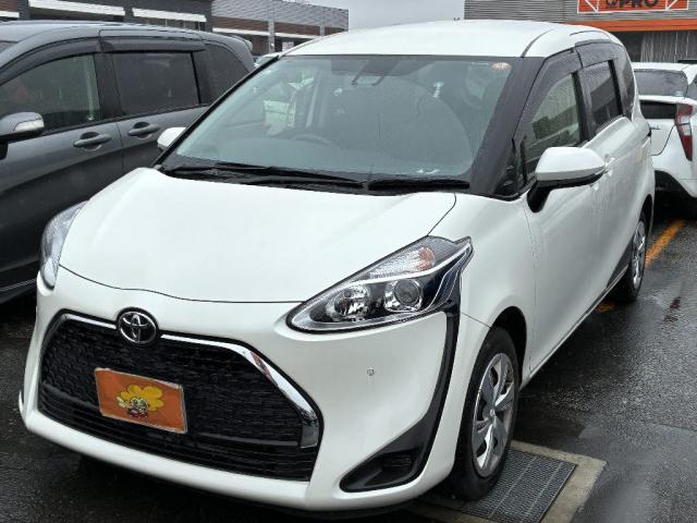 2021 Toyota Sienta Fun Base X — Photo 1