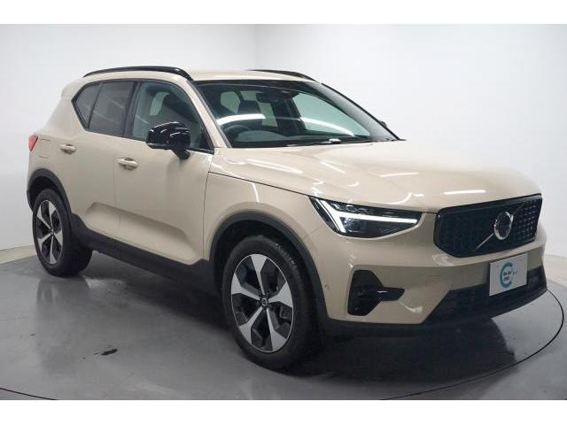 2026 VOLVO VOLVO XC40 Ultra B4 AWD Dark Edition Sand Dune