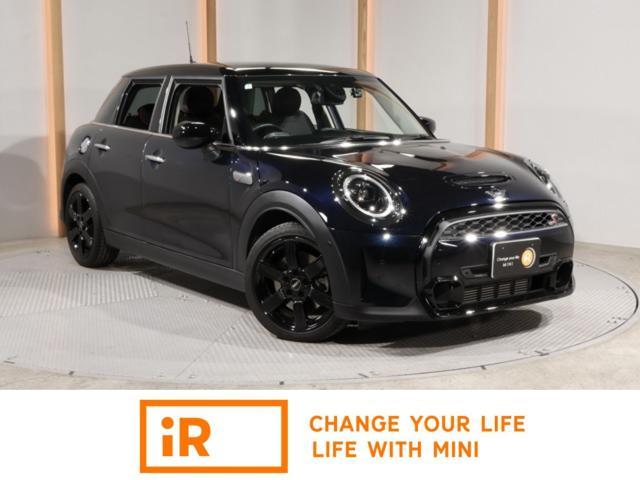 2024 BMW_Mini BMW Mini 5HB Cooper S Premium Plus Package Classic Trim
