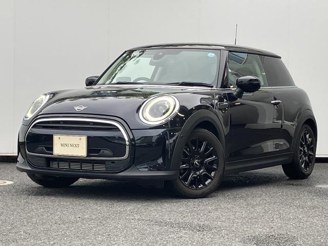 2023 BMW_Mini BMW Mini 3HB Cooper Classic Trim — Photo 1