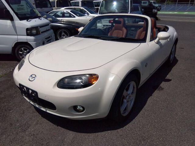 2005 MAZDA Roadster VS