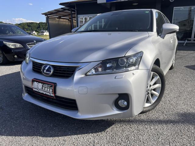 2011 CT CT200h Version C — Photo 1