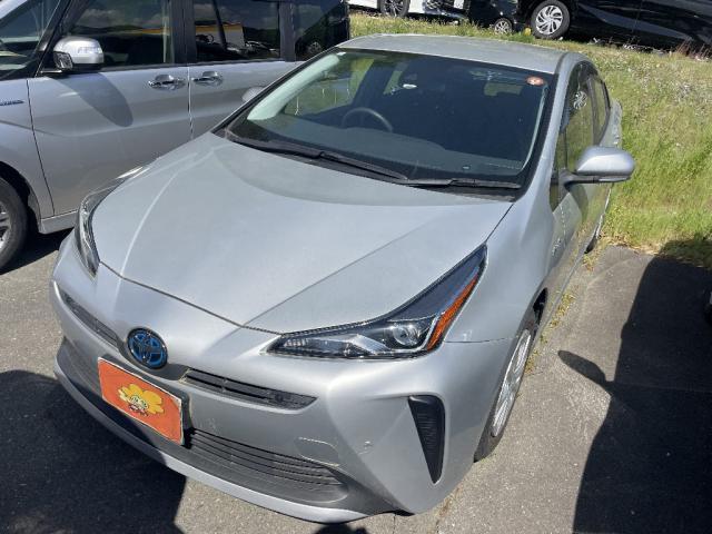 2019 Toyota Prius E — Photo 1