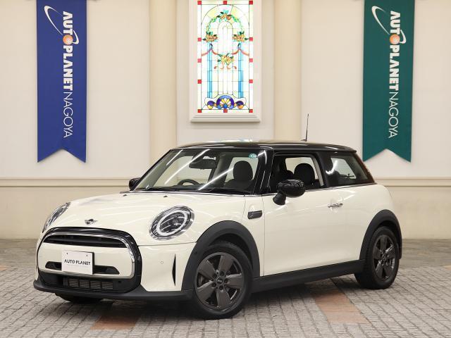2023 BMW_Mini BMW Mini 3HB Cooper Premium Plus Package Classic Trim
