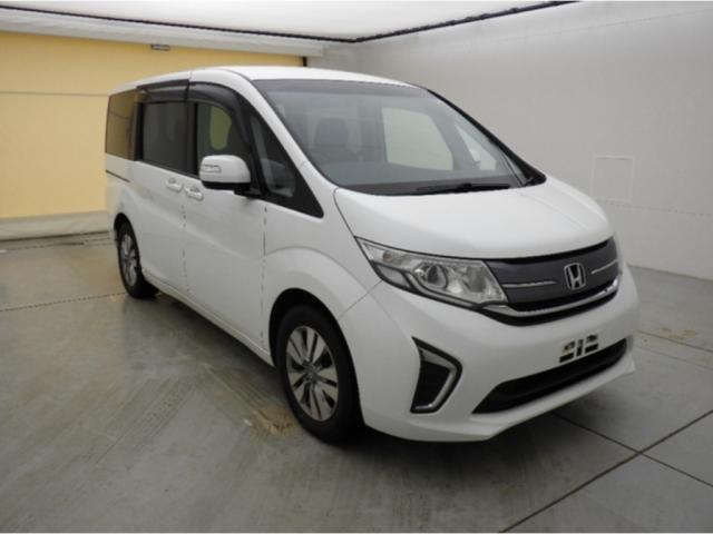 2015 Honda Step Wagon G 4WD — Photo 1