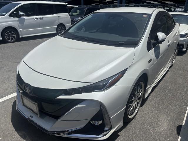 2017 Toyota Prius PHEV S Navi Package