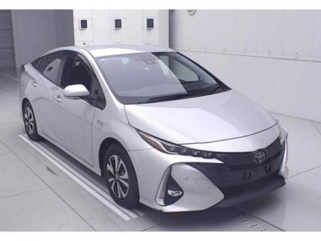 2020 Toyota Prius PHEV S Navi Package
