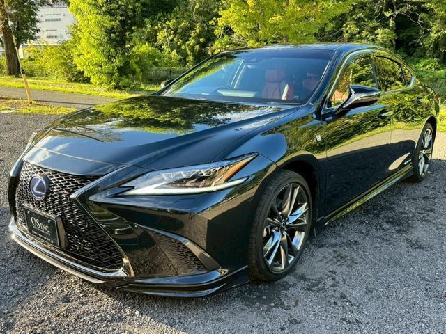 2019 ES 300h F Sport — Photo 1