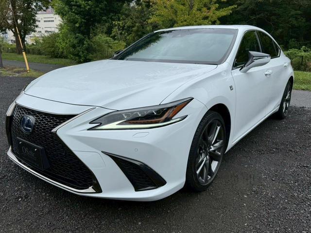 2020 ES 300h F Sport — Photo 1