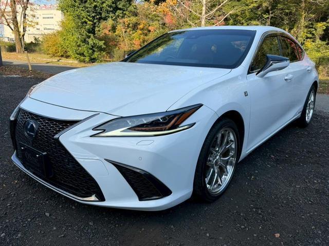 2020 ES 300h F Sport — Photo 1