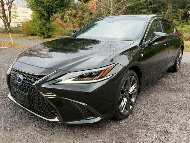 2020 ES 300h F Sport — Photo 1