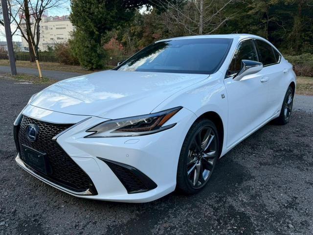2019 ES 300h F Sport — Photo 1
