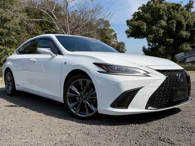 2019 ES 300h F Sport — Photo 1
