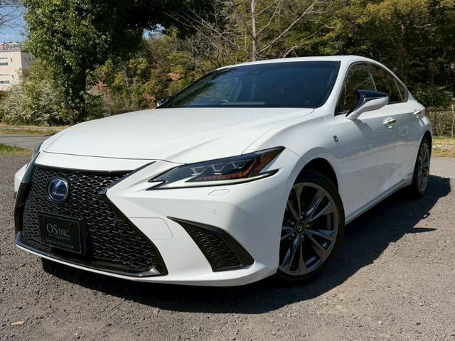 2020 ES 300h F Sport — Photo 1