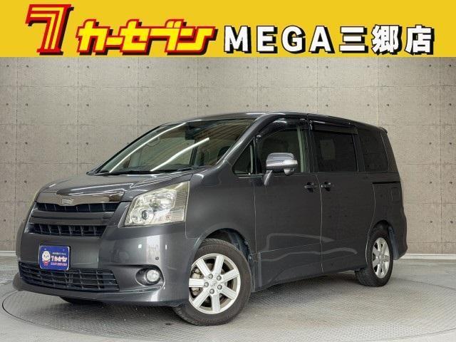2010 Toyota Noah Si — Photo 1