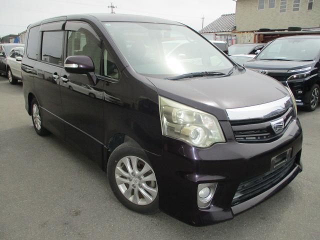 2012 Toyota Noah Si Reish — Photo 1