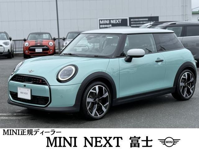 2024 BMW_Mini BMW Mini 3HB Cooper S Classic Trim — Photo 1