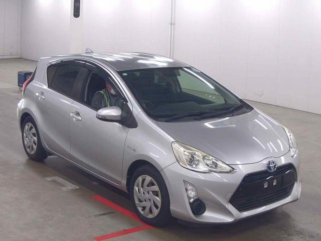 2015 Toyota AQUA S — Photo 1