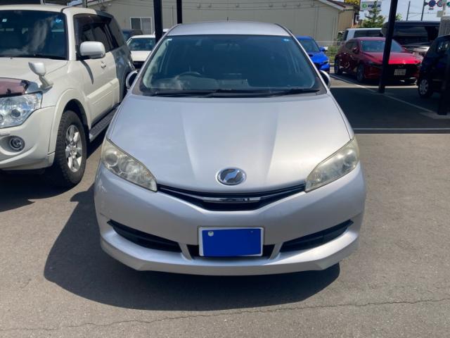 2013 Toyota Wish 1.8X — Photo 1