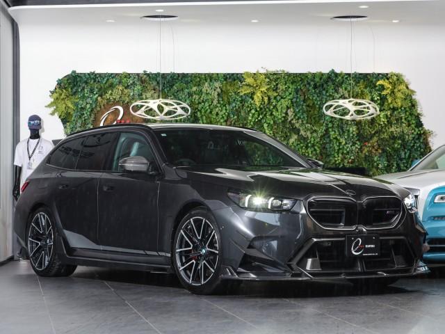 2025 BMW BMW M5 Touring M5 Touring Full Custom OP922 Sophisto Grey Red Leather