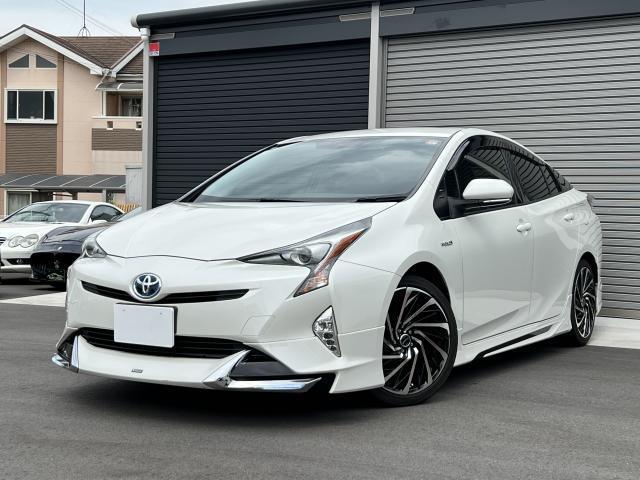 2018 Toyota Prius S Touring Selection — Photo 1