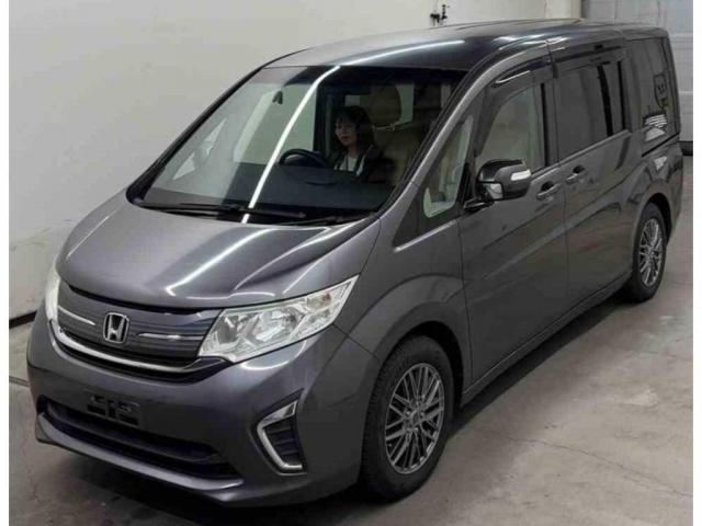 2015 Honda Step Wagon G — Photo 1
