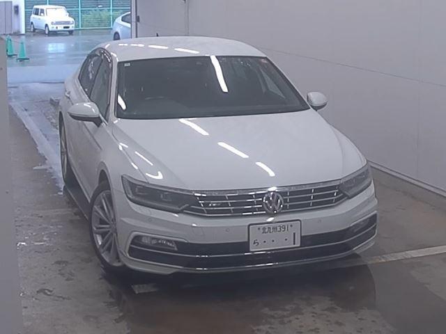 2018 Volkswagen VW Passat Sedan 2.0 TSI R-Line