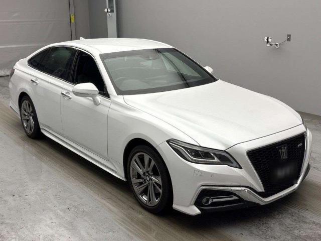 2021 Toyota Crown RS — Photo 1