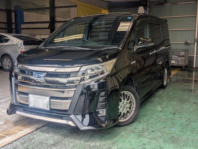 2019 Toyota Noah Hybrid Hybrid Si Double Bee?