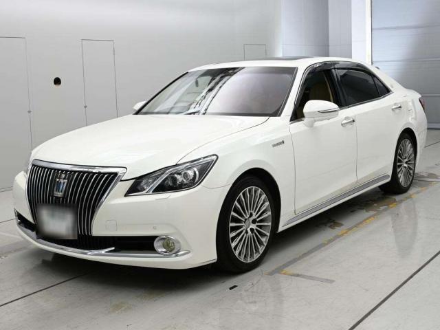 2014 Toyota Crown Majesta F Version