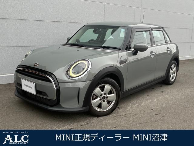 2022 BMW_Mini BMW Mini 5HB One Classic Trim