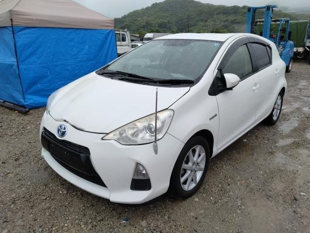 2013 Toyota Aqua S