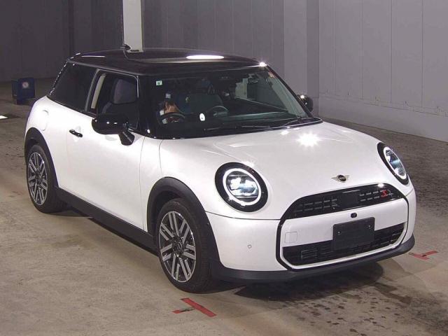 2024 BMW_Mini BMW Mini 3HB Cooper S Classic Trim