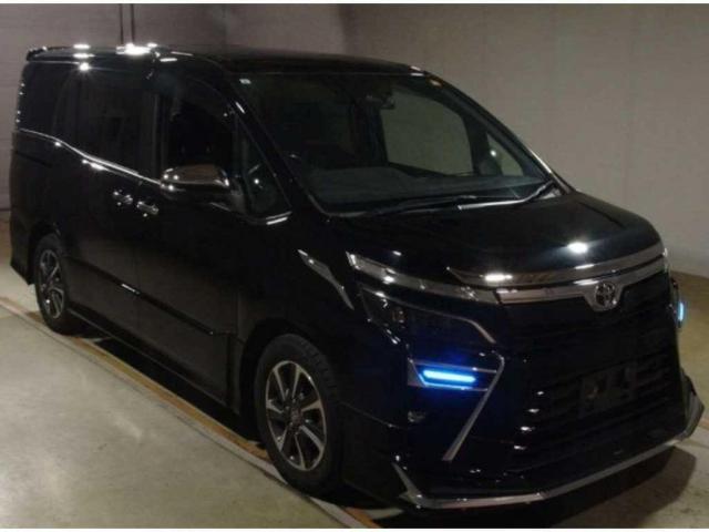 2021 Toyota Voxy ZS Kirameki? Aero